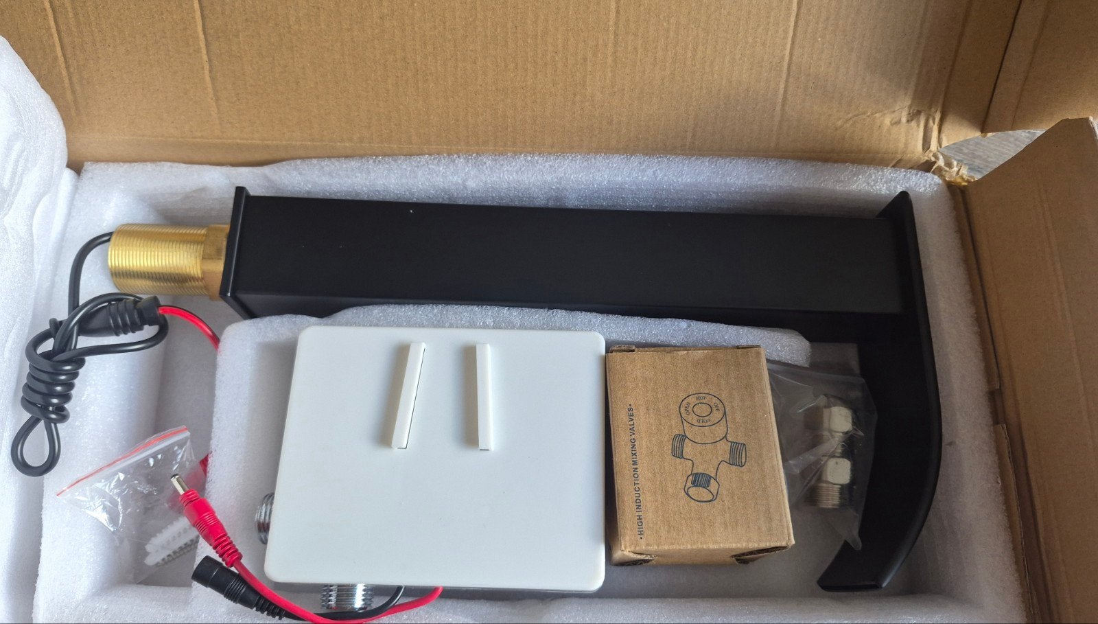 Nieuwe Zwarte Wastafelkraan met Sensor, Ophalen of Verzenden, Nieuw, Kraan