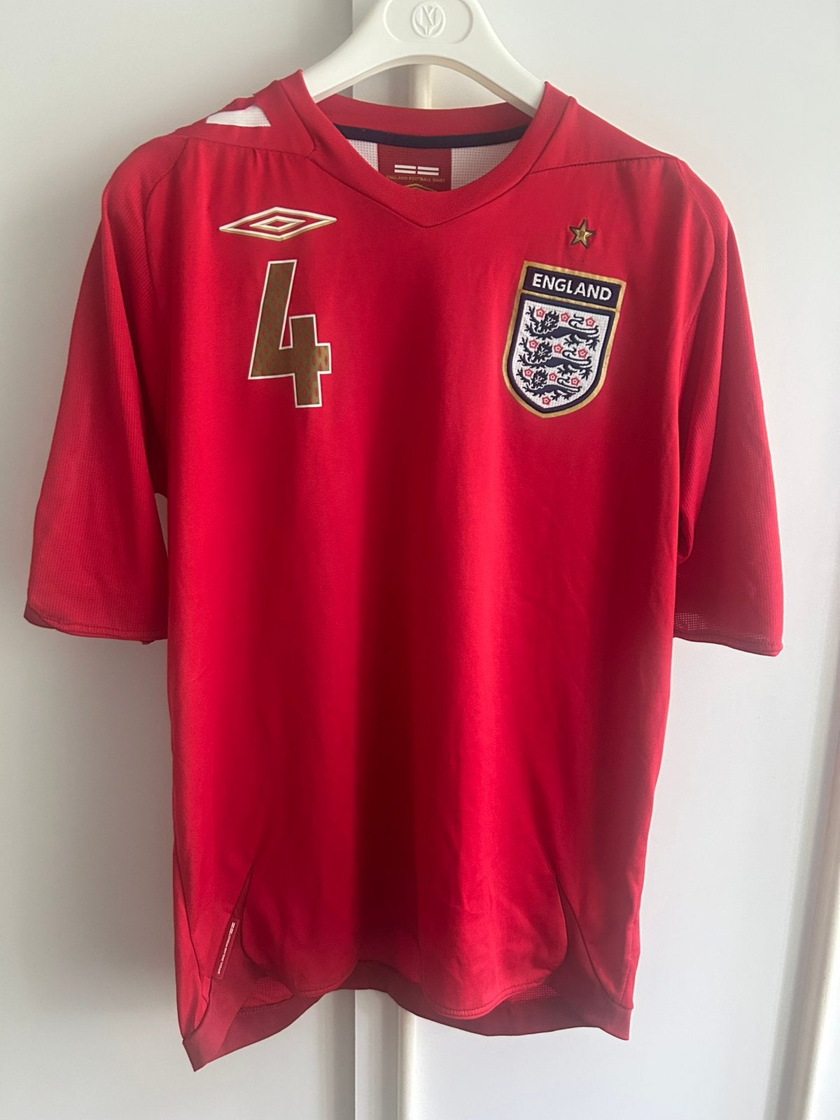 Vintage voetbalshirt voetbal shirt Engeland Gerrard 06-08, Maat M, Ophalen of Verzenden, Zo goed als nieuw, Shirt