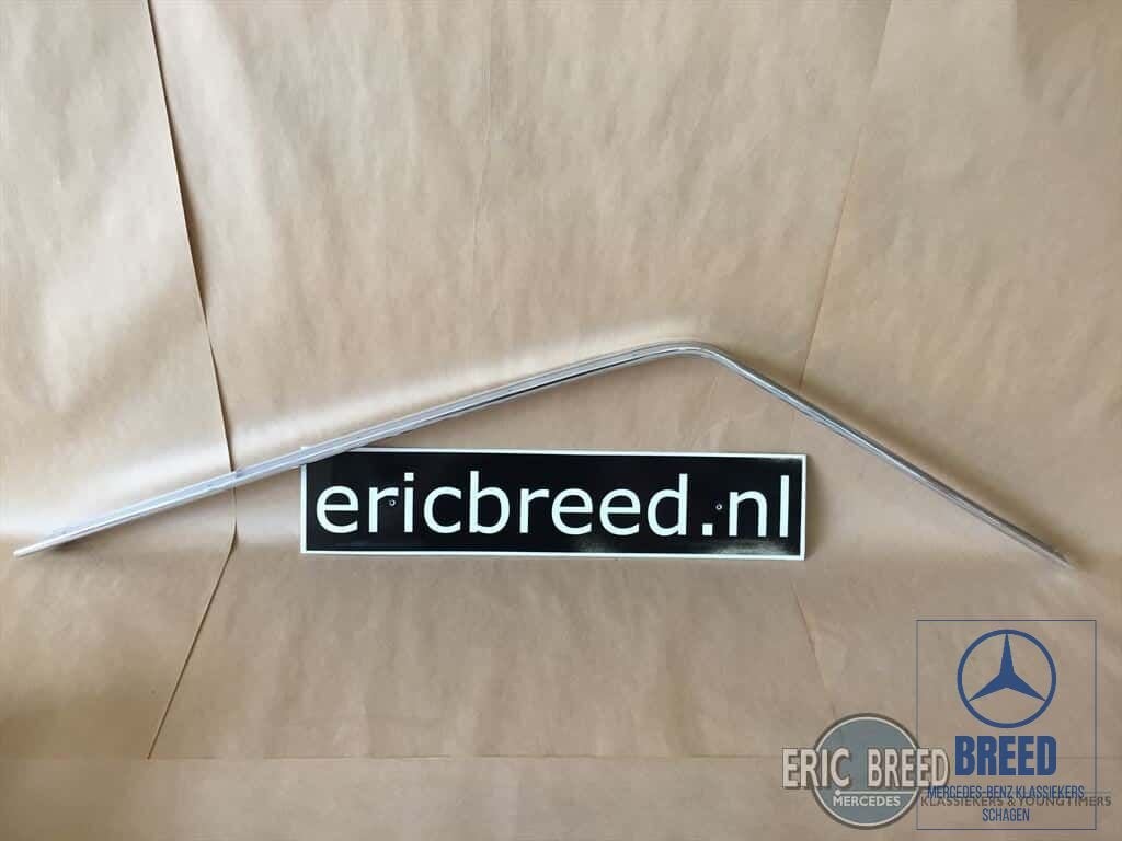 Nieuw NOS Sierlijst zijraam rechts Mercedes W114 coupé, -, Nieuw, Ophalen of Verzenden, -