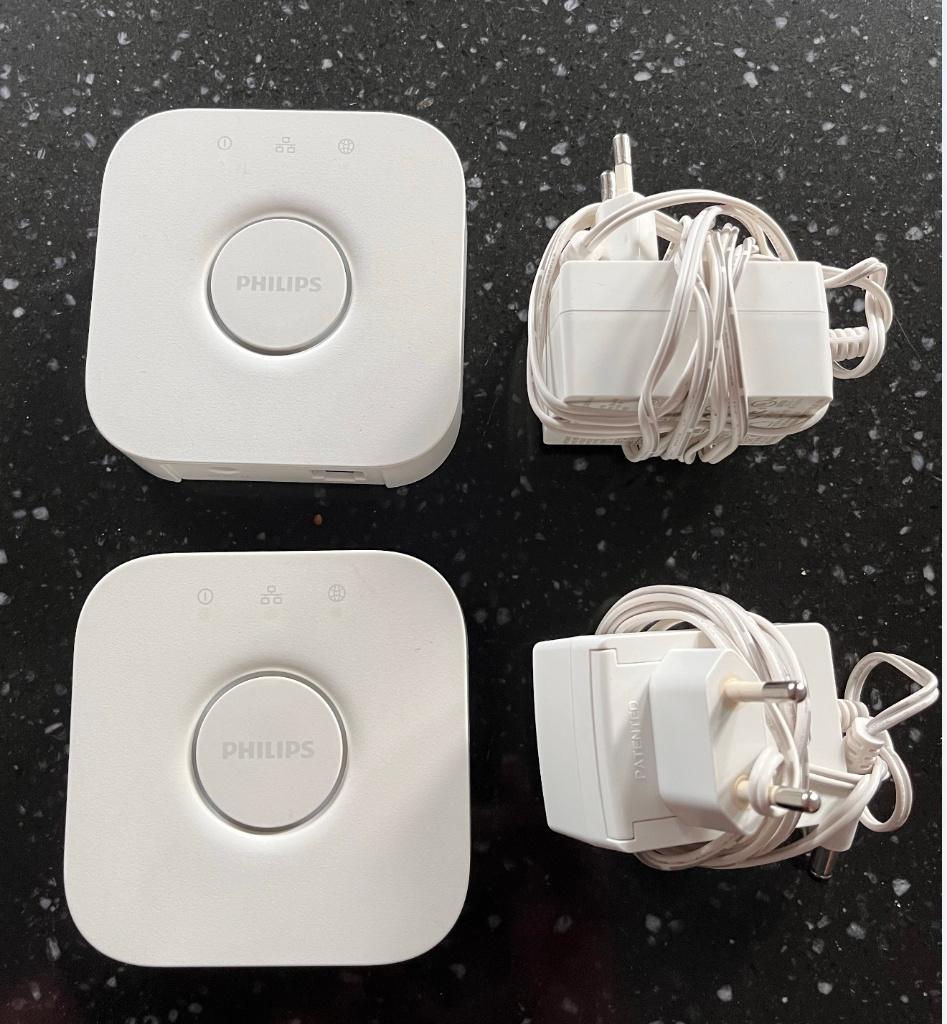 2x Philips Hue Bridge 2.1 / v2 – model 3241312018A, Overige merken, Overige systemen, Ophalen of Verzenden, Zo goed als nieuw