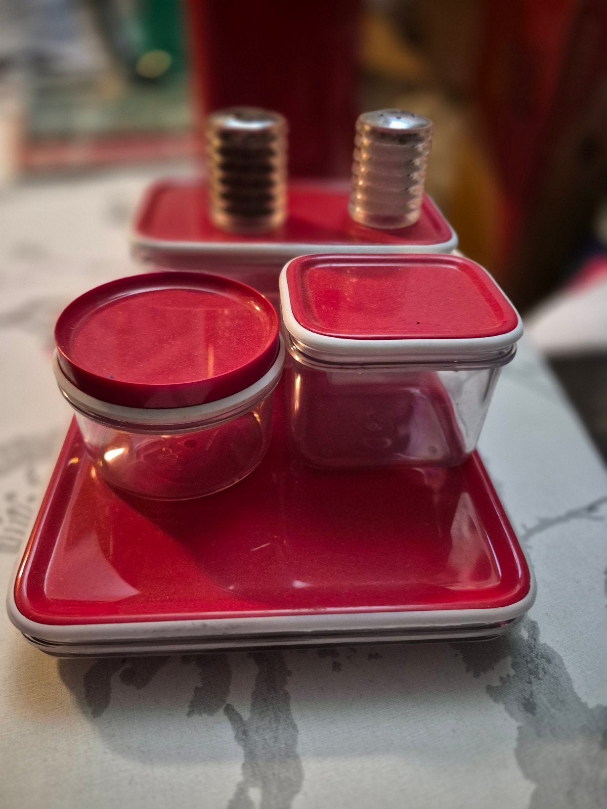 Rode voorraadpotten en shaker set, Gebruikt, Kunststof, Ophalen of Verzenden, Voorraadpot