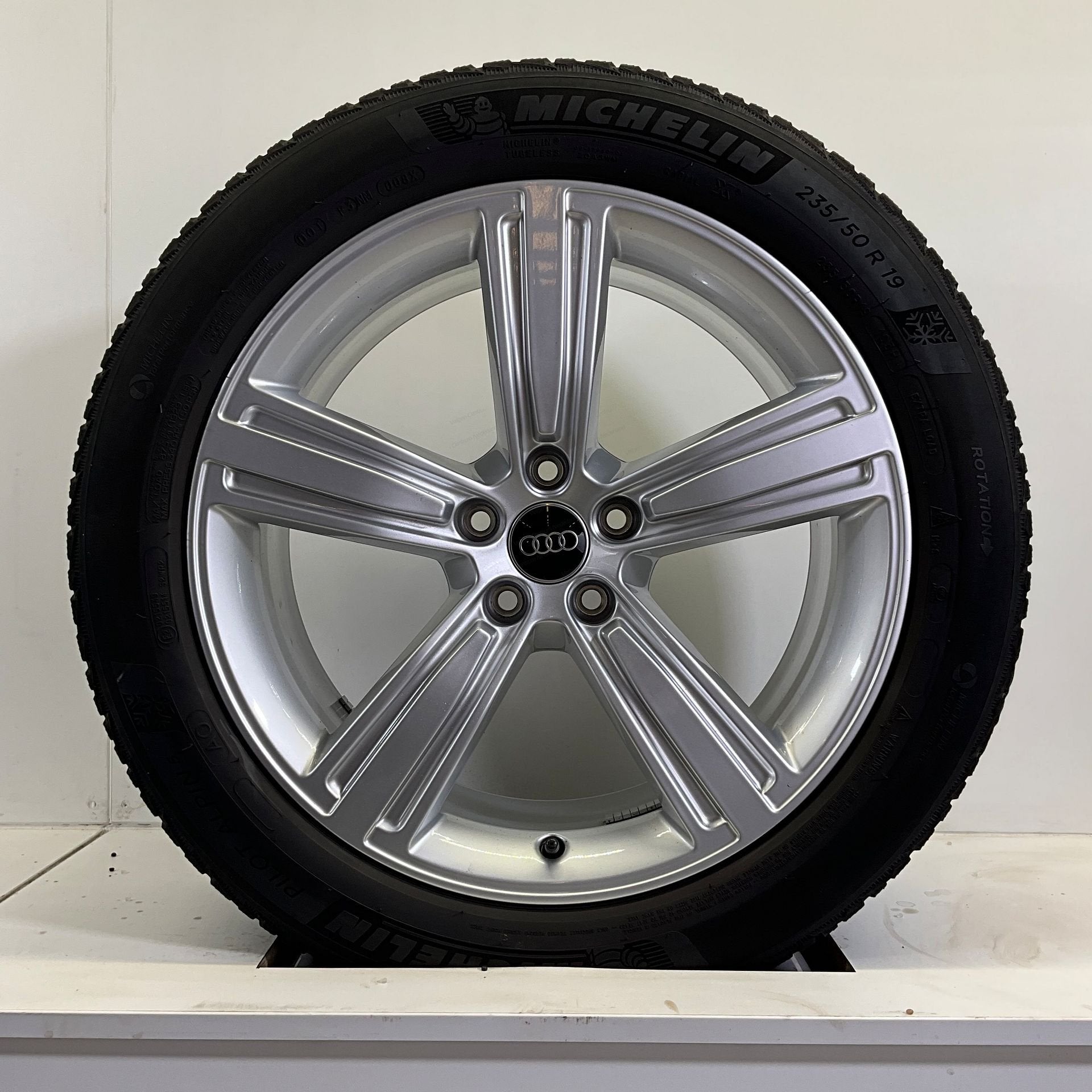 AUDI A8 SET VElGEN + WINTERBANDEN 19 INCH, 19 inch, Gebruikt, -, -