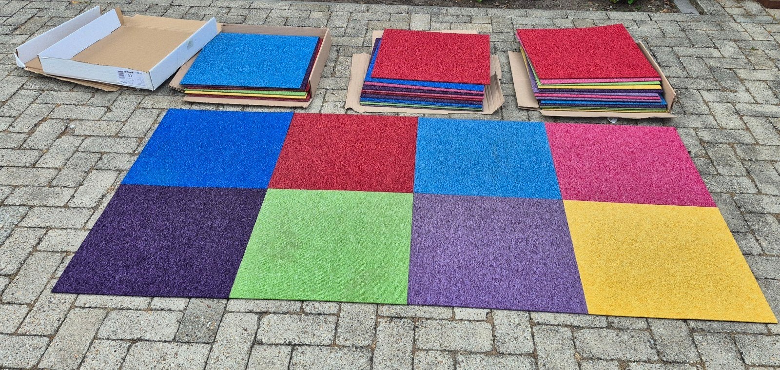 40 stuks kleurrijke Heuga / Interface tapijttegels 10m², Ophalen, Blauw, Zo goed als nieuw, Tapijttegels