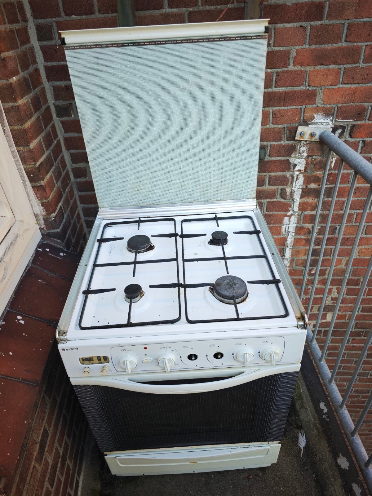 GRATIS Indesit Fornuis met Oven - Goede Staat, Ophalen, Gebruikt, 60 cm of meer, 4 kookzones