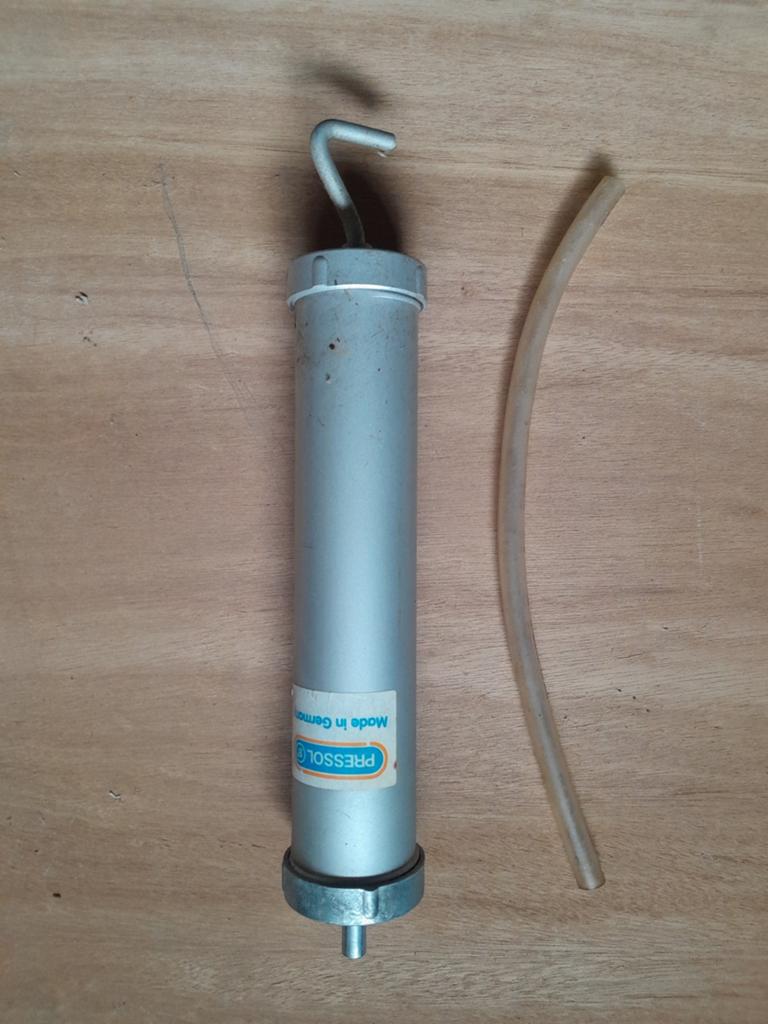 Handpomp voor olie verversen., Auto diversen, Autogereedschap, Ophalen of Verzenden, Zo goed als nieuw