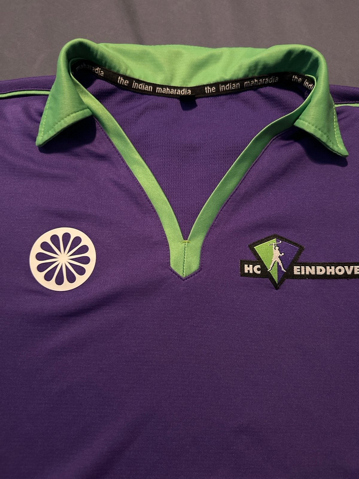 HC Eindhoven Hockey Shirt - The Indian Maharadja (Maat S), Kleding | Dames, Sportkleding, Ophalen, Paars, Overige typen, Zo goed als nieuw