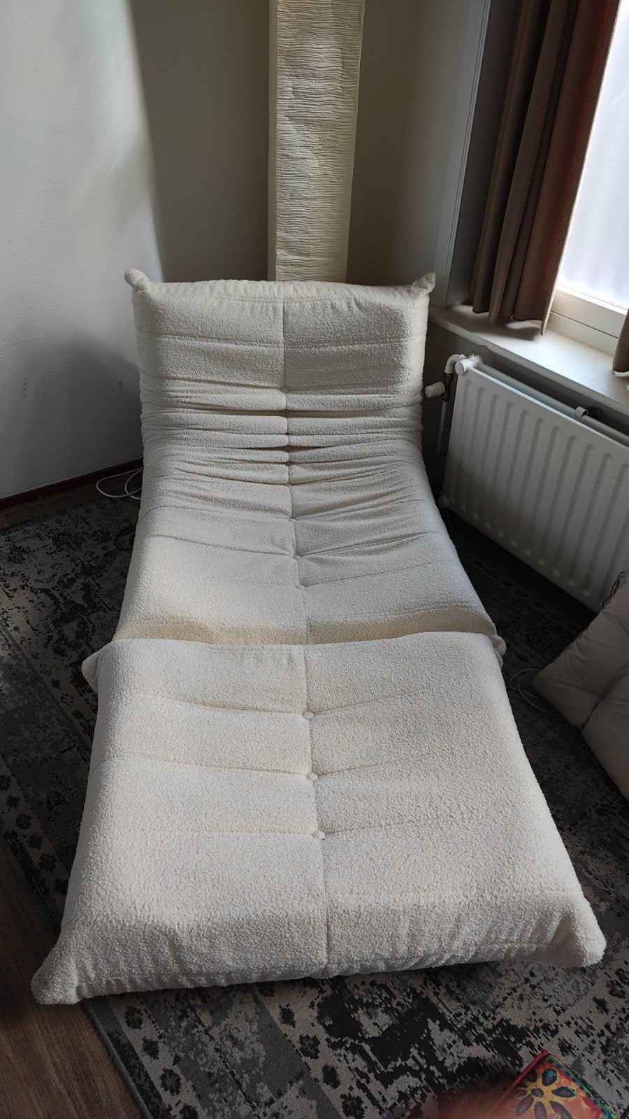 Togo stijl loungebank/ligstoel - Crème bouclé, Huis en Inrichting, Eenpersoons, Ophalen of Verzenden, Zo goed als nieuw, Modern, Togo stijl