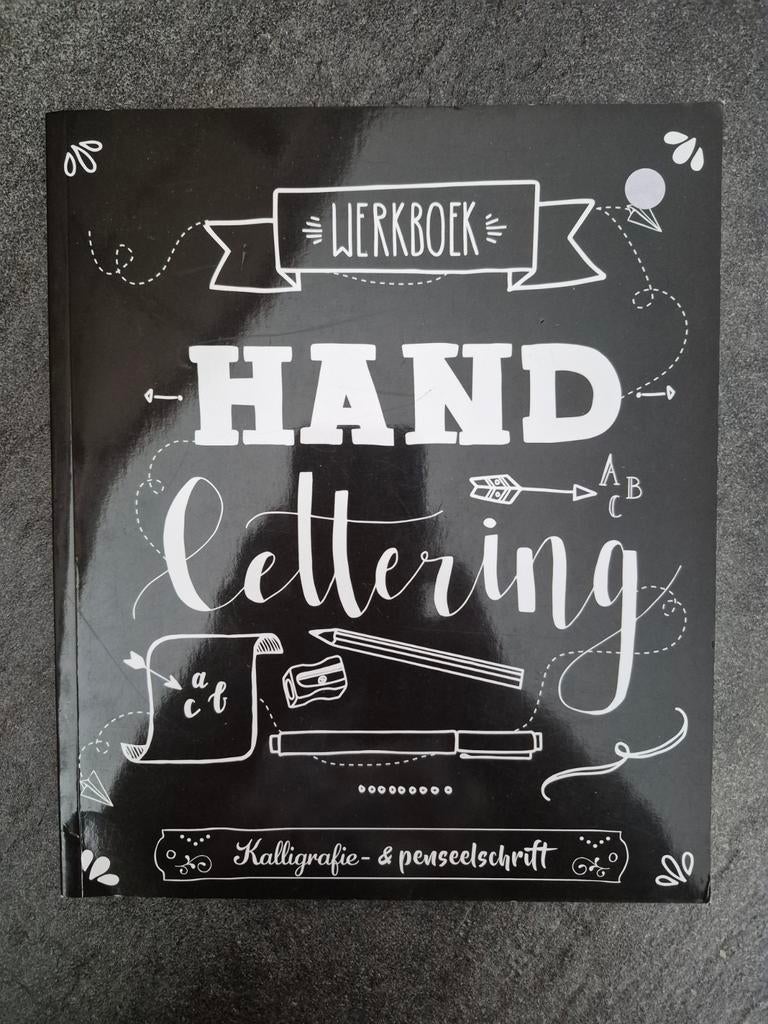 Werkboek Handlettering: Kalligrafie & Penseelschrift, Boeken, Ophalen of Verzenden, Zo goed als nieuw, Tekenen en Schilderen