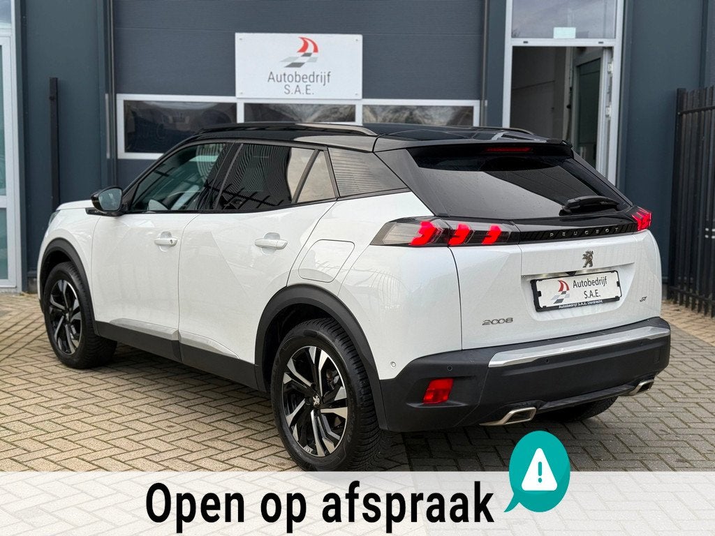 Peugeot 2008 1.2 PureTech GT CARPLAY NAVI AUTOMAAT, Auto's, Gebruikt, Euro 6, 1199 cc, Wit