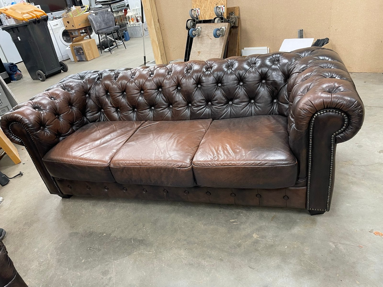 Zeer mooie chesterfield leren 3zits bank, Ophalen, Gebruikt, Driepersoons, Rechte bank