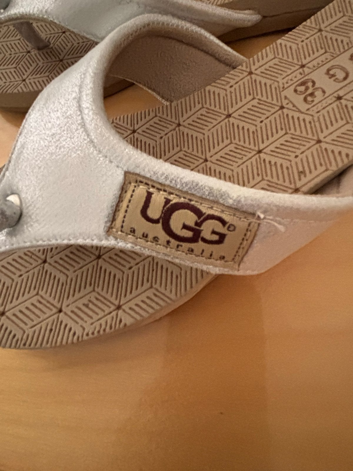 UGG Slippers Maat 39, Ophalen of Verzenden, Zo goed als nieuw, Wit, Slippers