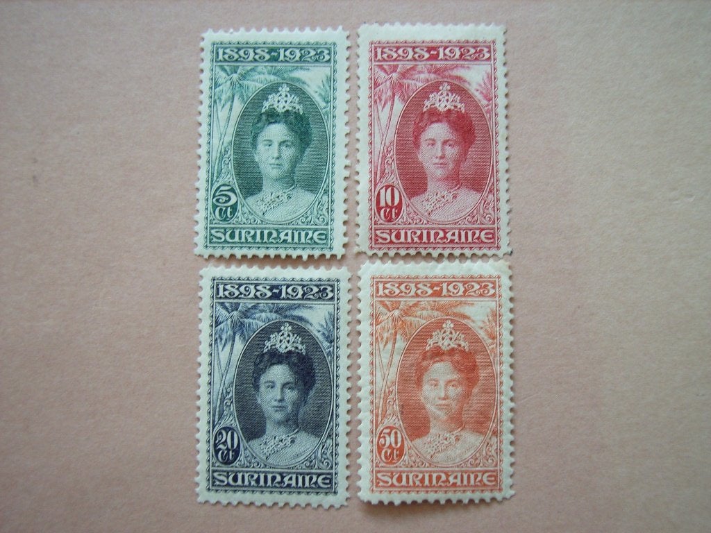 3   Suriname 104-107, Ophalen of Verzenden