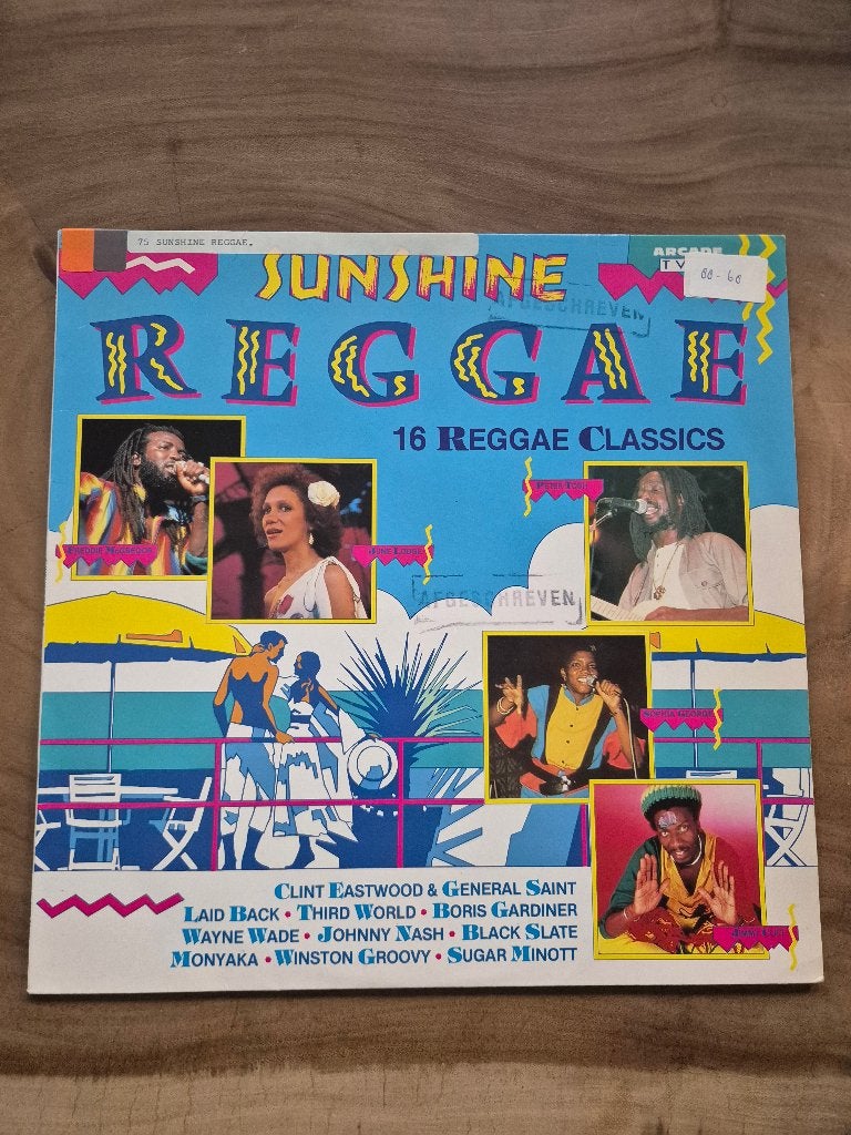 Sunshine Reggae - 16 Reggae Classics - Vinyl - Verzamelalbum, Cd's en Dvd's, LP, Ophalen of Verzenden, Zo goed als nieuw, Pop