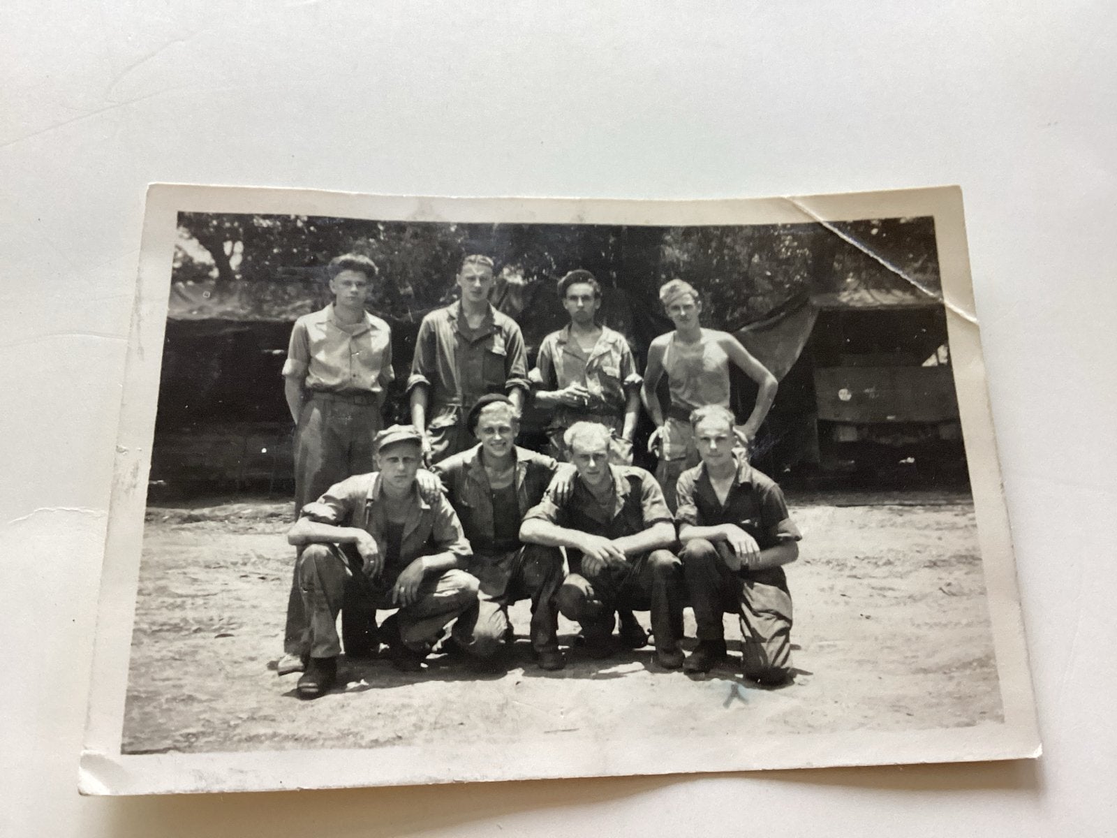 Ned Indië Groep mannen in uniform, mogelijk militairen 6x9cm, Verzamelen, Foto's en Prenten, Gebruikt, Foto, Voor 1940, Buitenland