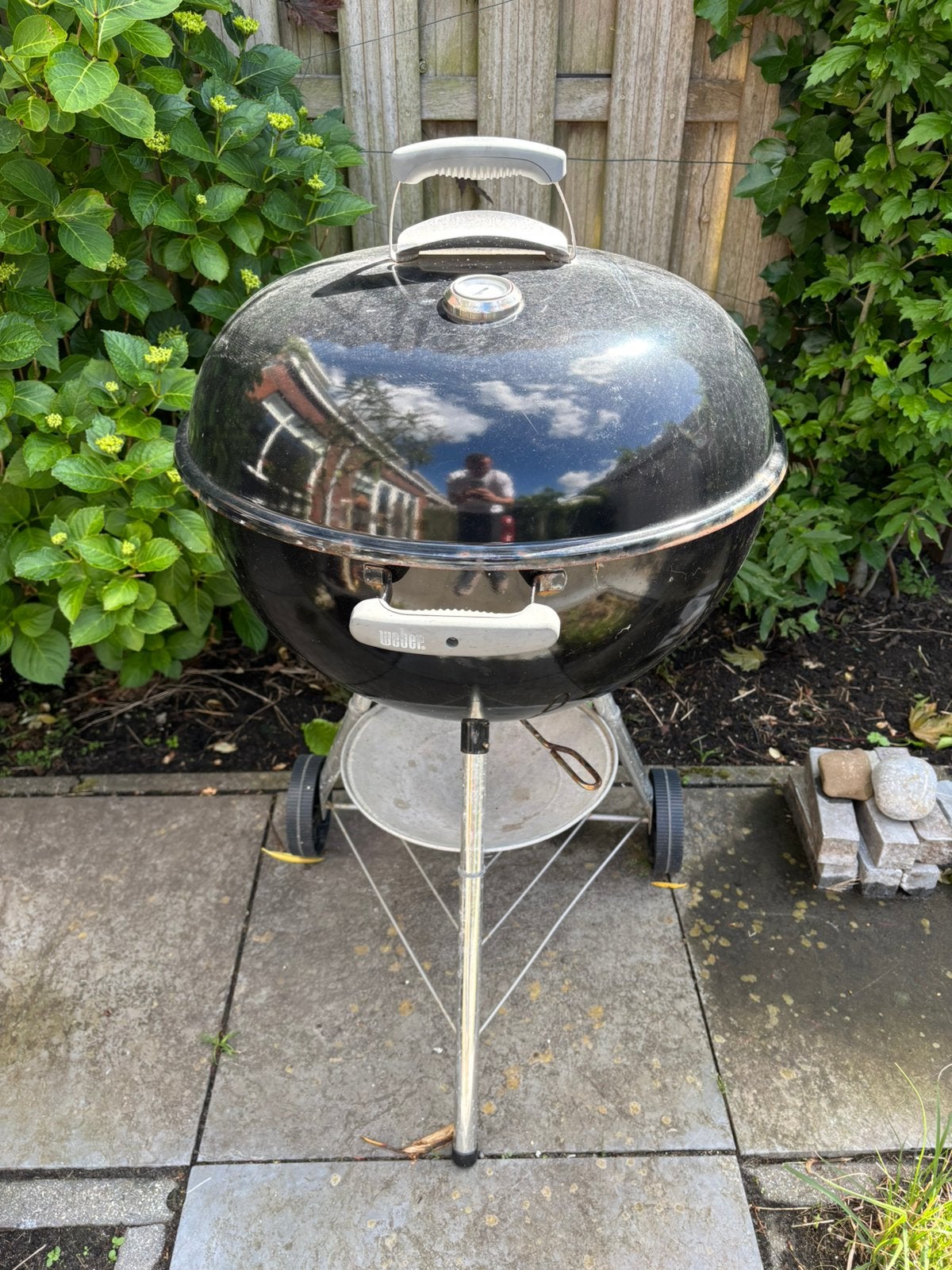 Weber kettle 57 cm, Tuin en Terras, Houtskoolbarbecues, Ophalen