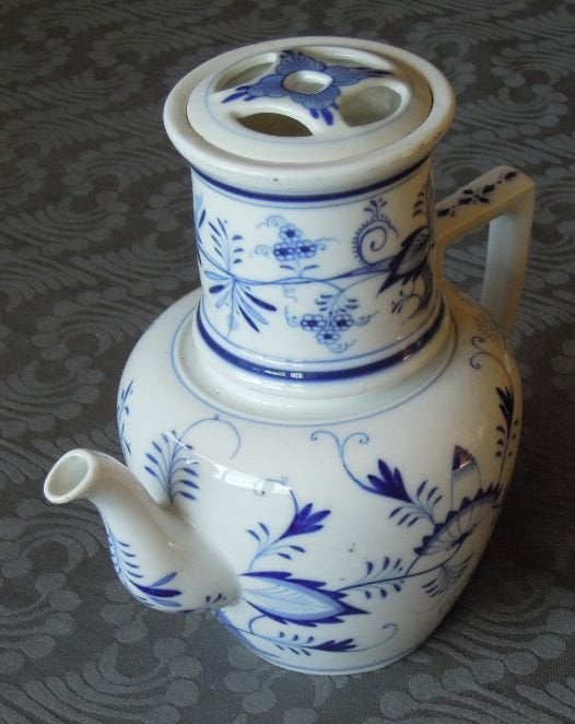 Nr ONB131: Grote Huttensteinach koffiepot met zwiebelmuster, Ophalen of Verzenden