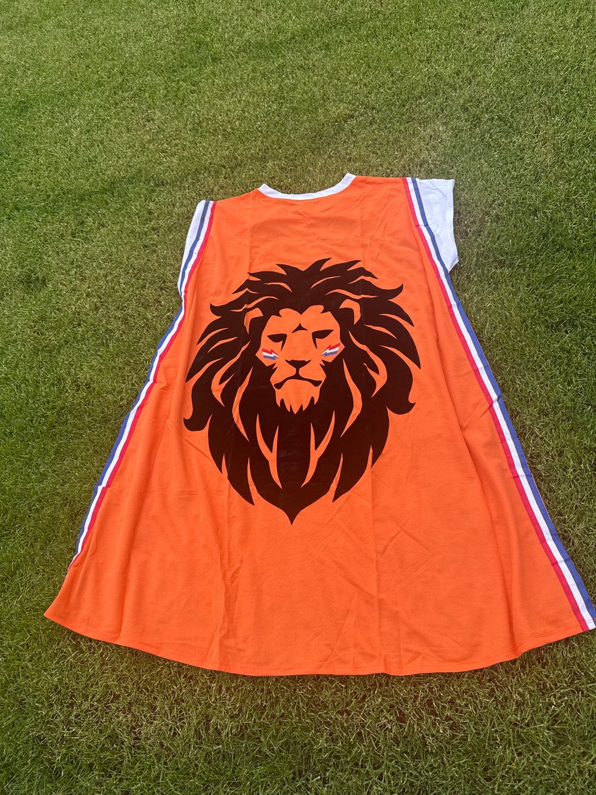 Oranje Leeuw Cape - Wij Zijn Oranje, Ophalen, Zo goed als nieuw, Kostuum, Oranje of Koningsdag
