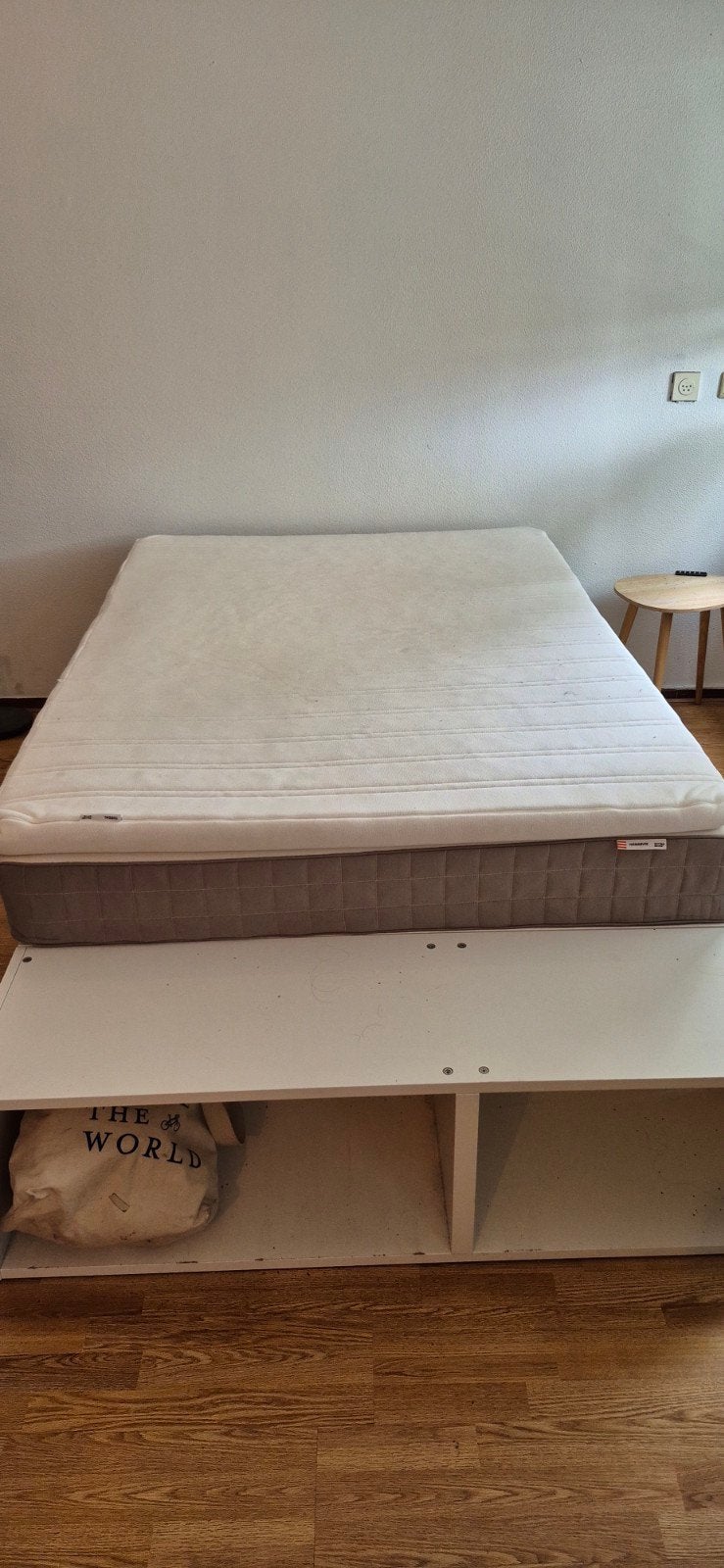 Tweepersoonsbed met opbergruimte en matras, Ophalen, Modern en functioneel, Gebruikt, Wit