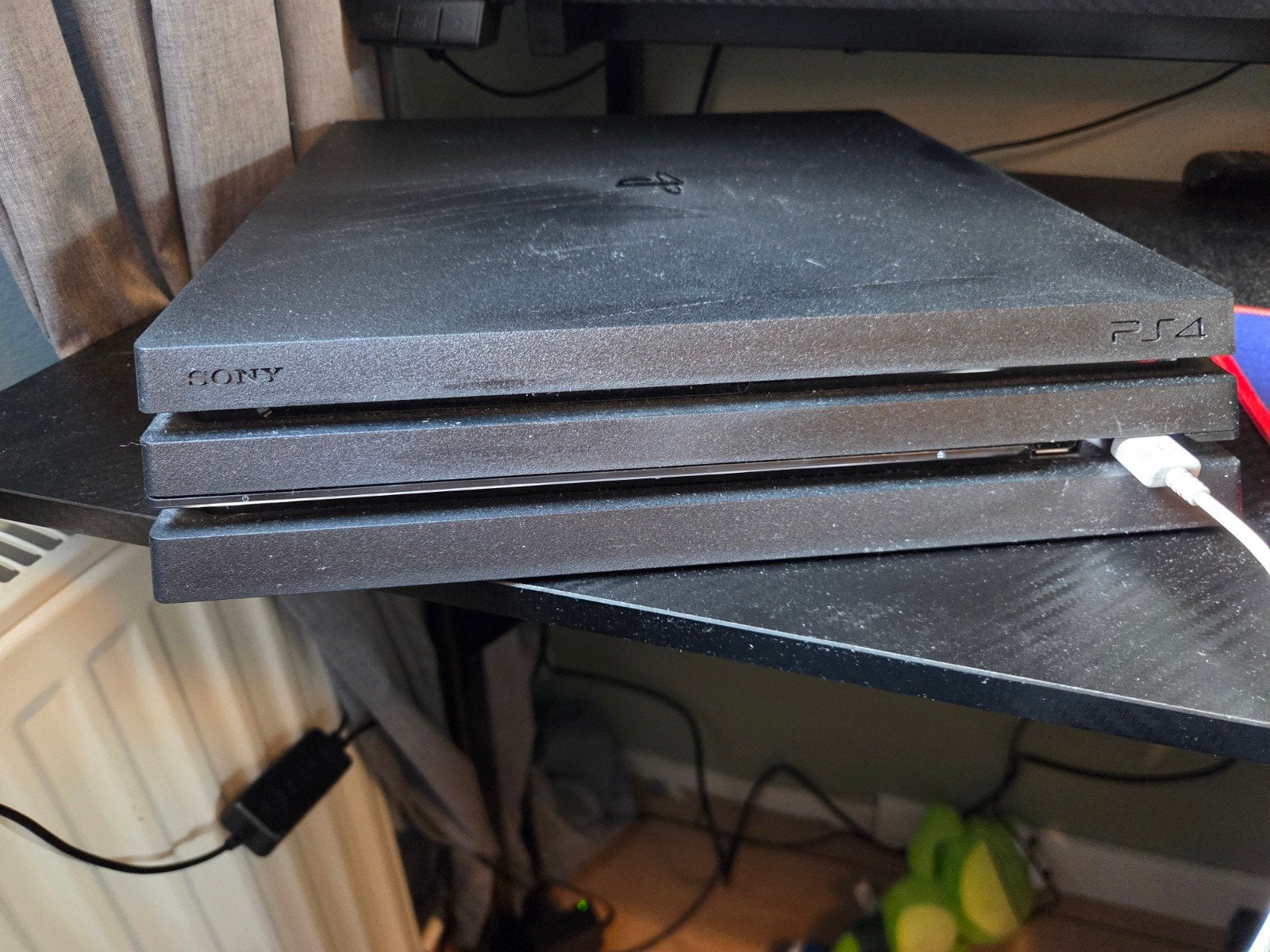 PlayStation 4 Pro met 2 controllers en 2 games, Met 2 controllers, Ophalen of Verzenden, 1 TB, Pro