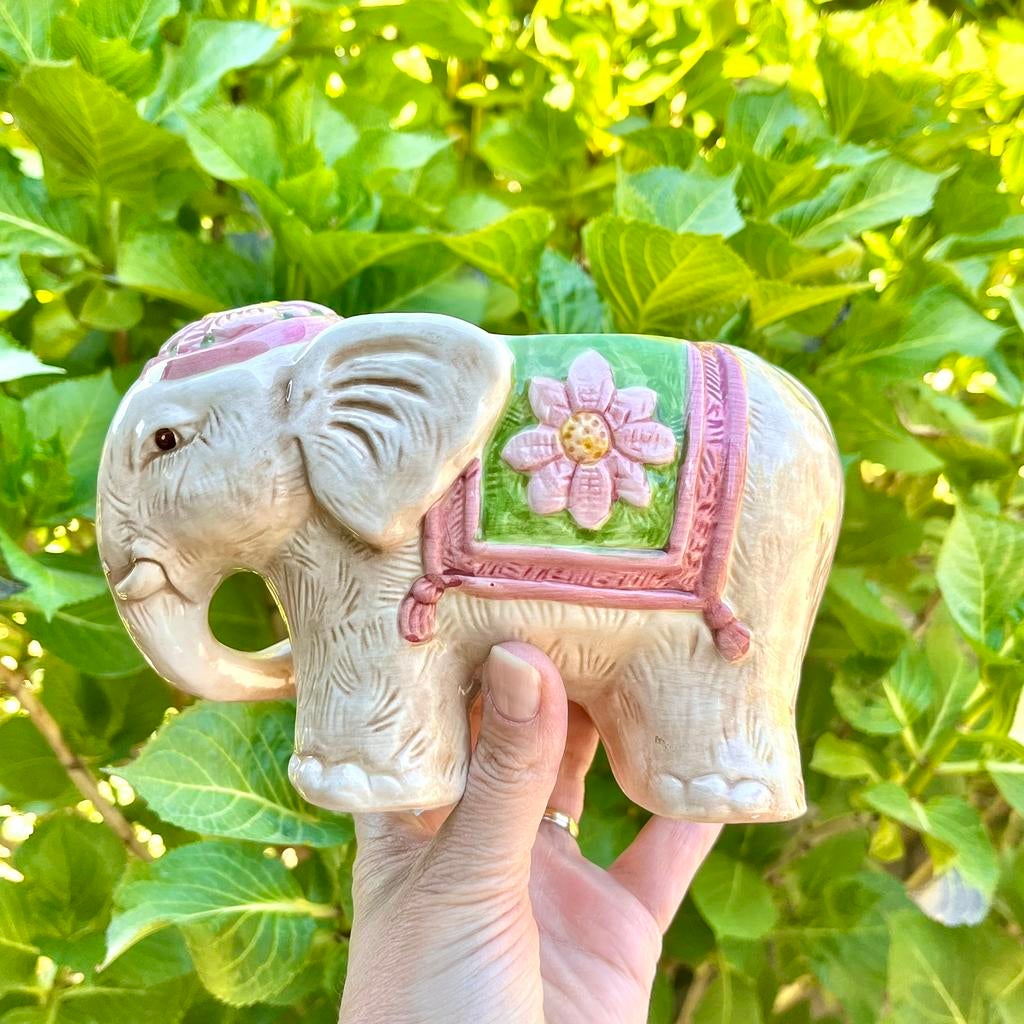 Bloempotje olifant pastelkleuren olifantje bloempot, Tuin en Terras, Bloempotten, Gebruikt, Binnen, Ophalen of Verzenden, Overige vormen