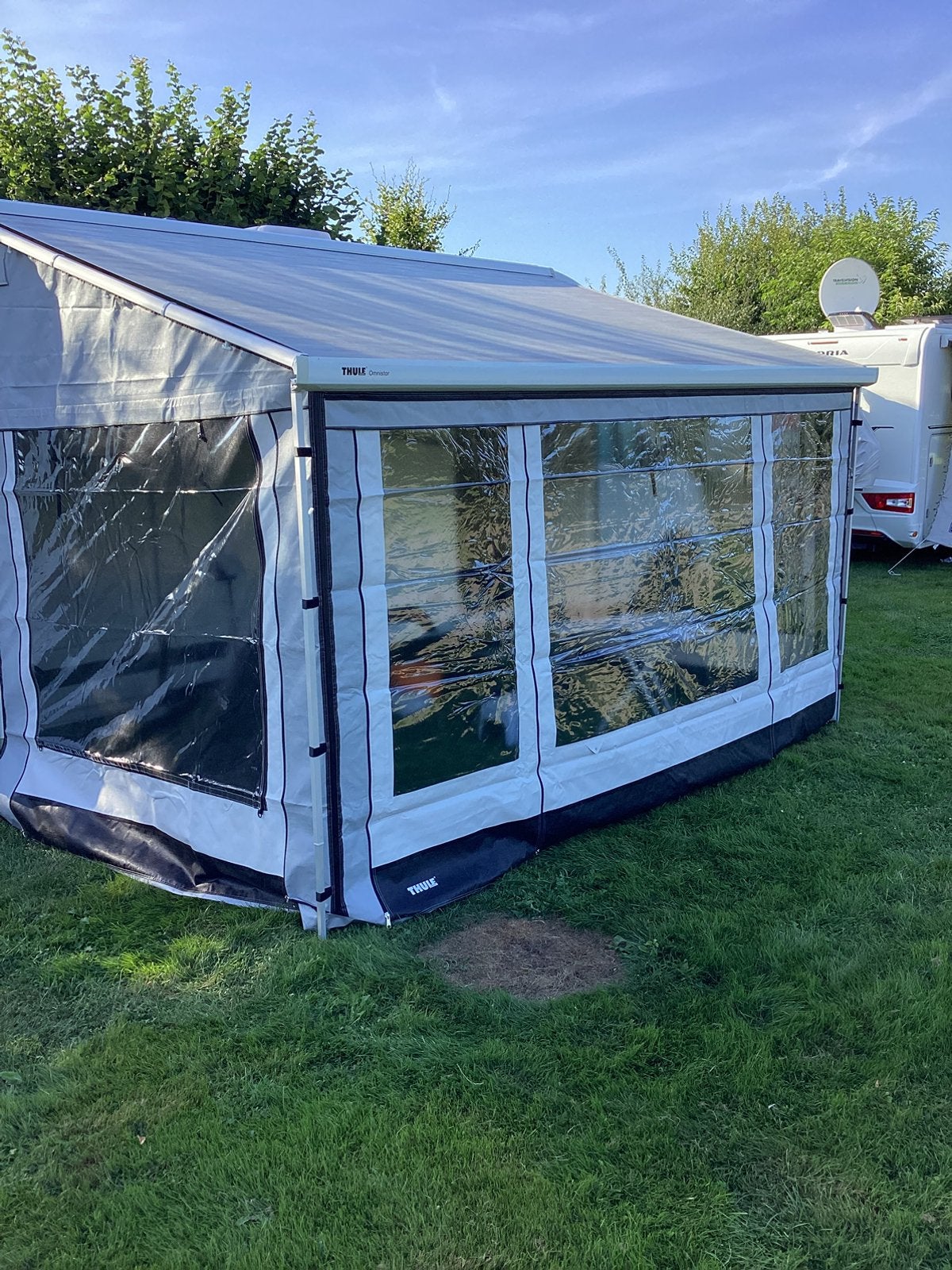 Thule luifeltent Residence G3 aan Luifel 5200 WHI 4.00 M  31, Caravans en Kamperen, Voortenten en Luifels, Ophalen, Zo goed als nieuw