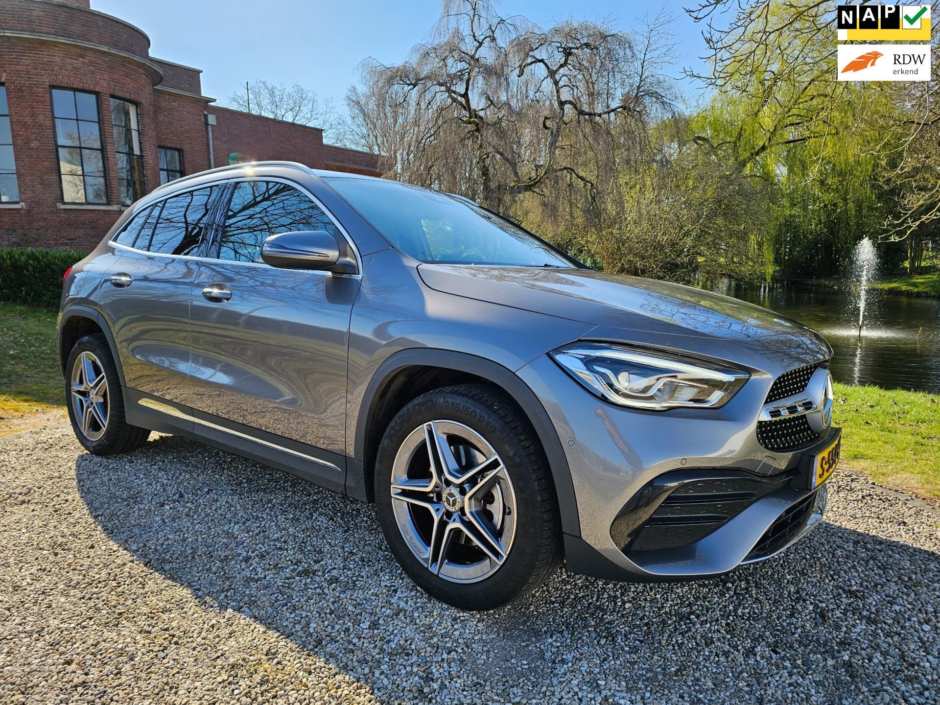 Mercedes-Benz GLA-klasse 250 e AMG Line AUTOMAAT/panorama/NI, Auto's, Dealer onderhouden, 77 km/l, 4 cilinders, 15 kWh