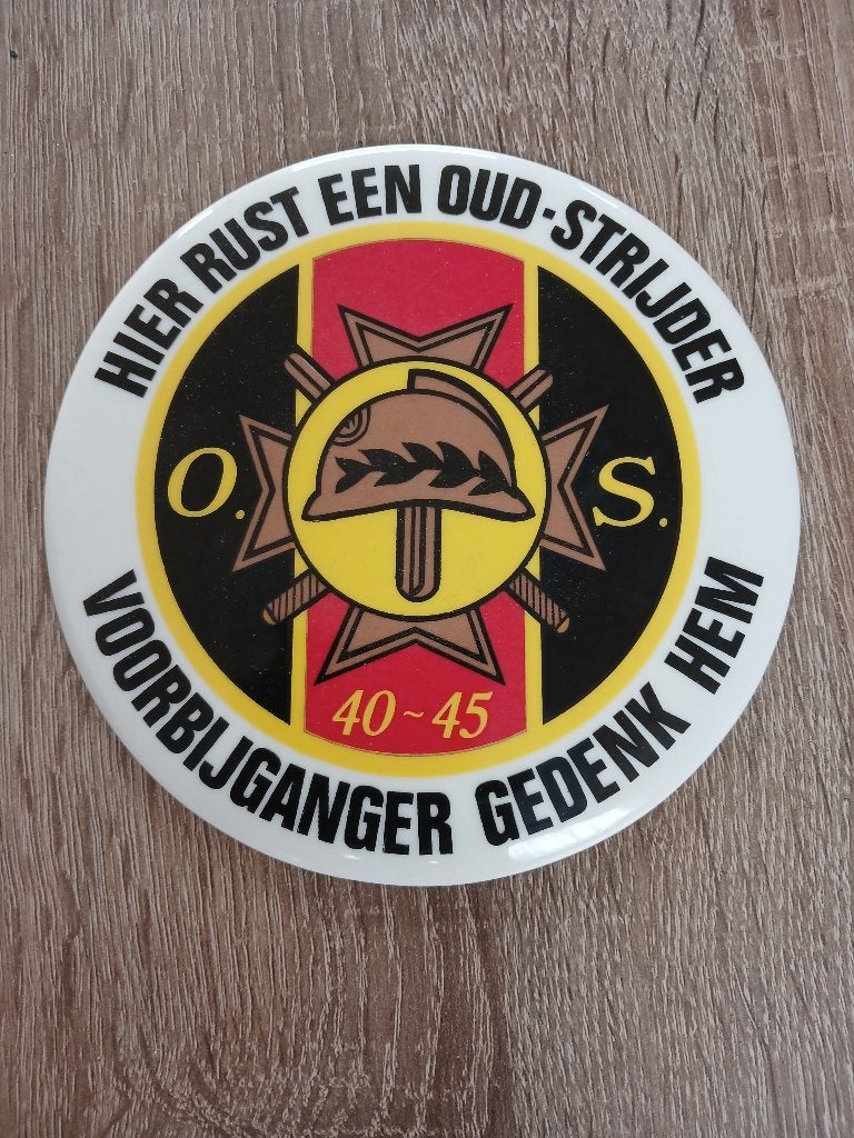 Porseleinen herdenkingsschildje., Ophalen of Verzenden, Landmacht, Overige gebieden, Miniatuur of Beeldje