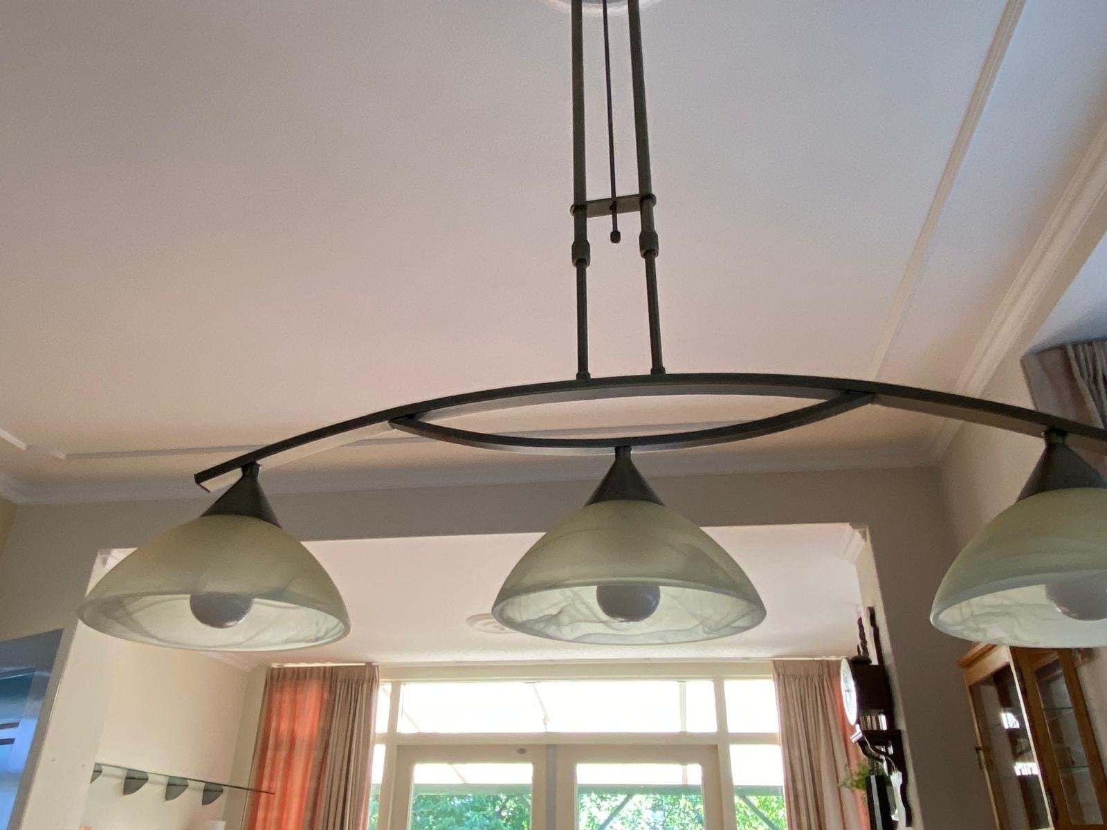 Moderne hanglamp met 3 glazen kappen, Huis en Inrichting, Ophalen, Gebruikt, Glas, E27 (groot)