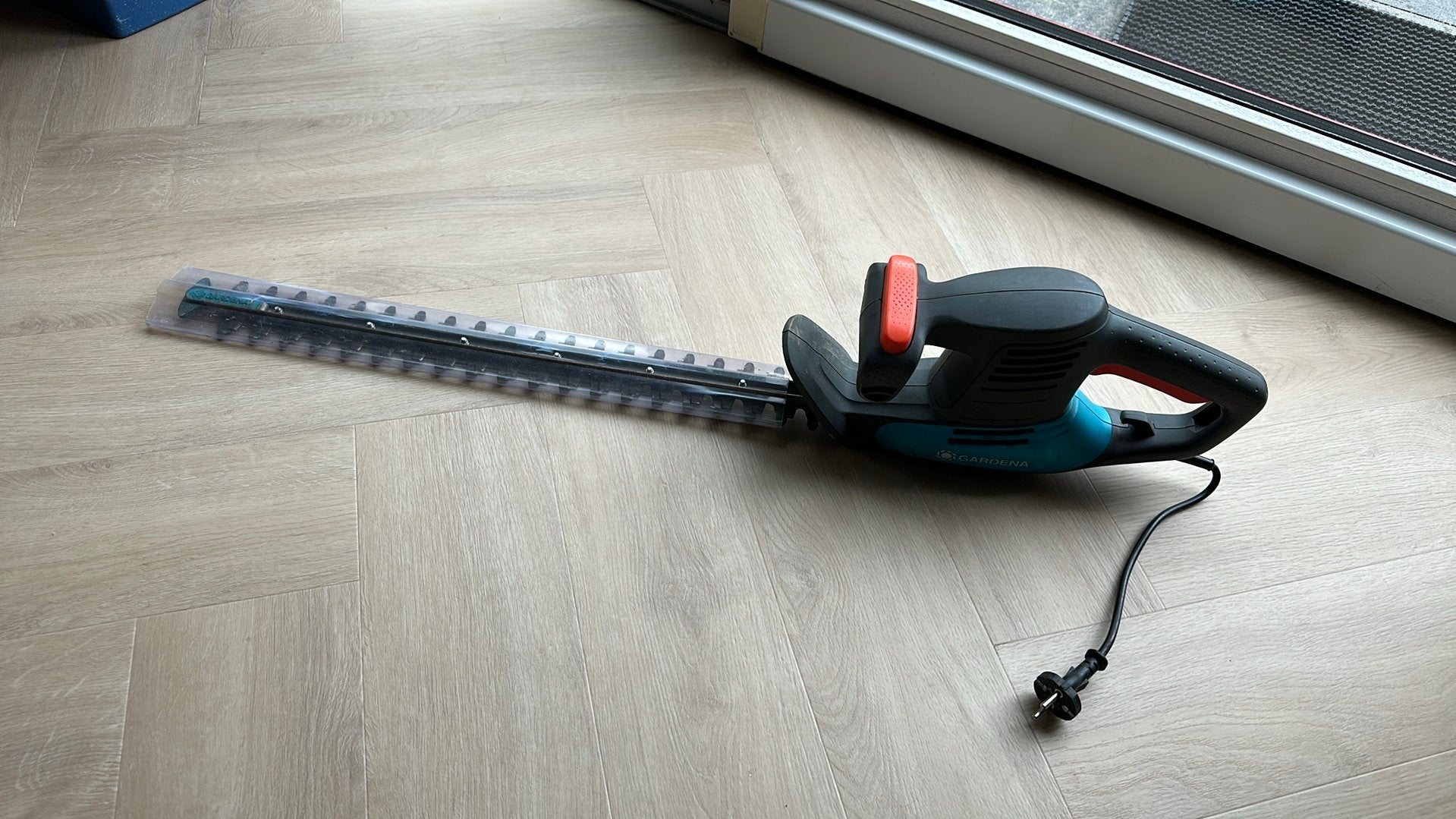 Gardena heggenschaar, Ophalen, Elektrisch