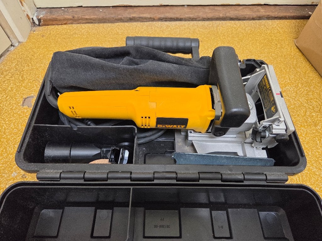DeWalt Lamellenfrees DW682K eventueel incl lamellen plaatjes, Doe-het-zelf en Verbouw, Ophalen, Lamellenfrees, Zo goed als nieuw
