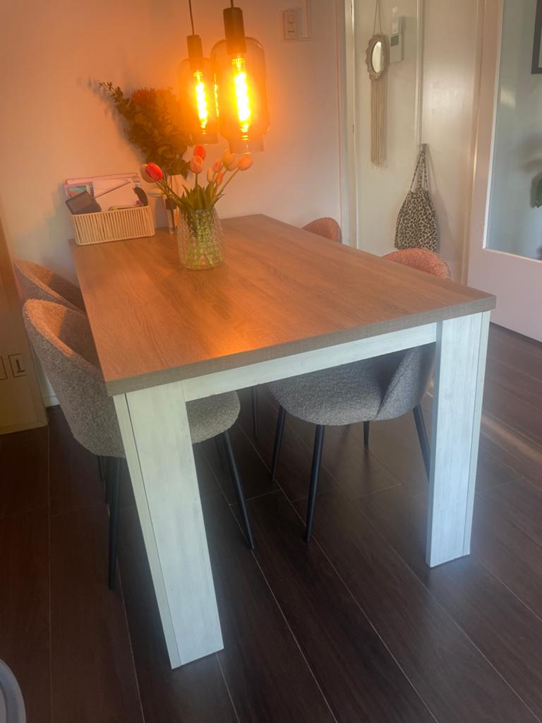 Eettafel 160x90 cm met kleine beschadigingen, Gebruikt, 150 tot 200 cm, Vier personen, Rechthoekig