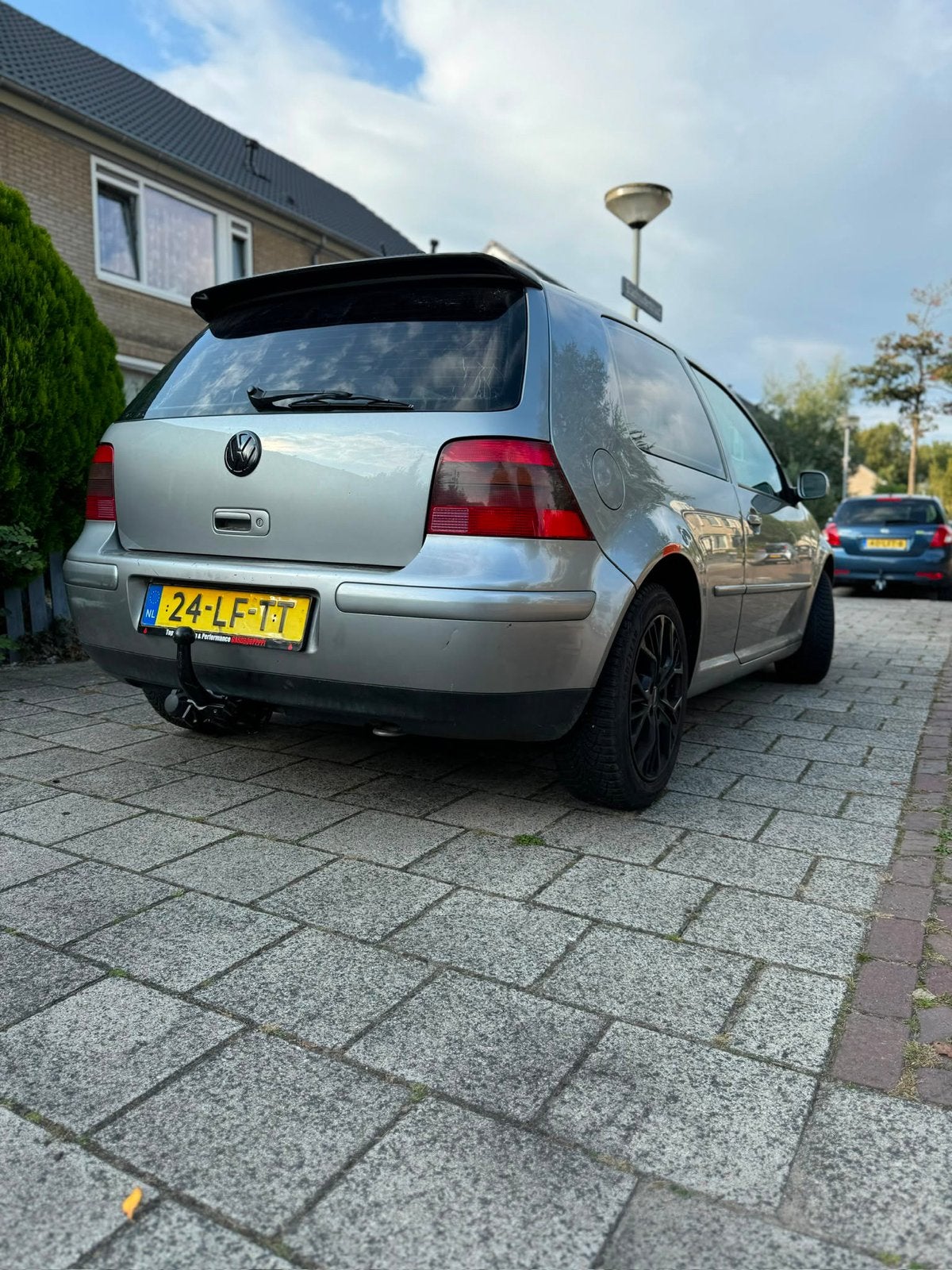 Volkswagen Golf 1.6 77KW 2002 Grijs, Auto's, Voorwielaandrijving, 4 cilinders, 49 €/maand, 1200 kg