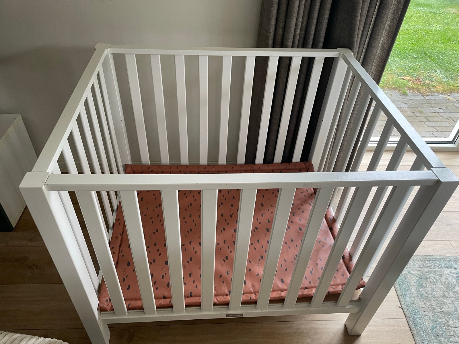 Witte houten box met boxkleed, Ophalen of Verzenden, Gebruikt, Vierkant, Boxkleed