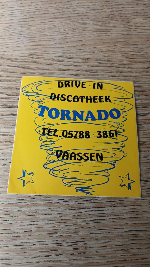 Sticker Drive-In Discotheek Tornado, VAASSEN, Verzamelen, Ophalen of Verzenden, Zo goed als nieuw