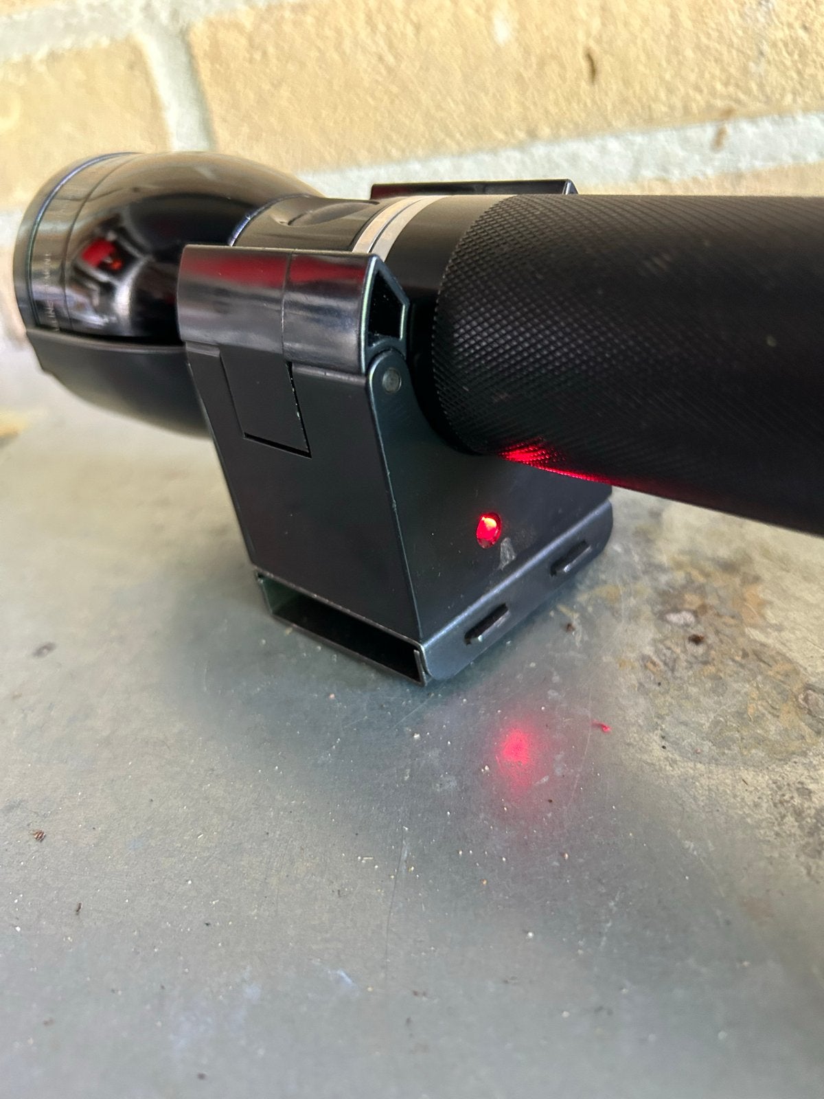 MagLite zaklamp met oplader en wandbevestiging, Ophalen of Verzenden, Gebruikt, Accu