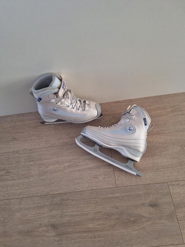 Kunstschaatsen maat 40,5, Ophalen of Verzenden, Zo goed als nieuw, Kunstschaatsen, Overige merken