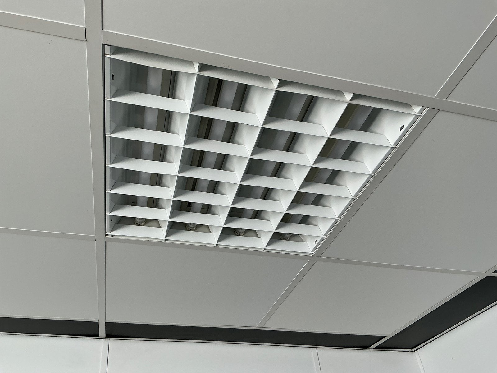 Inbouw Plafondarmatuur met Louvre Rooster – 5 stuks, Doe-het-zelf en Verbouw, Bouwverlichting, Ophalen, Gebruikt, Minder dan 50 watt