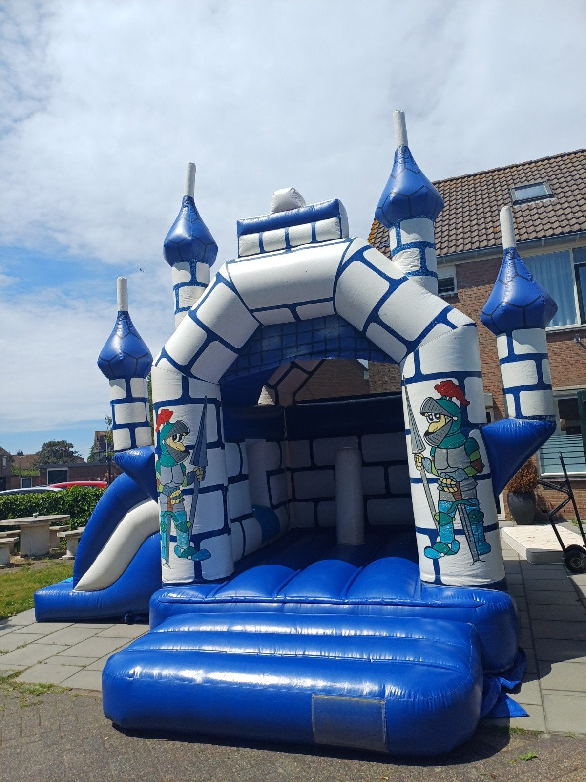 Springkussen Kasteel met Glijbaan - 4.2m x 5.1m, Ophalen of Verzenden, Gebruikt