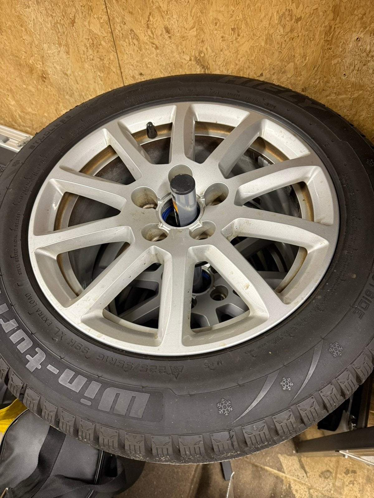 Audi 16 inch velgen met hifly winterbanden, Ophalen, 16 inch, Banden en Velgen, Nieuw