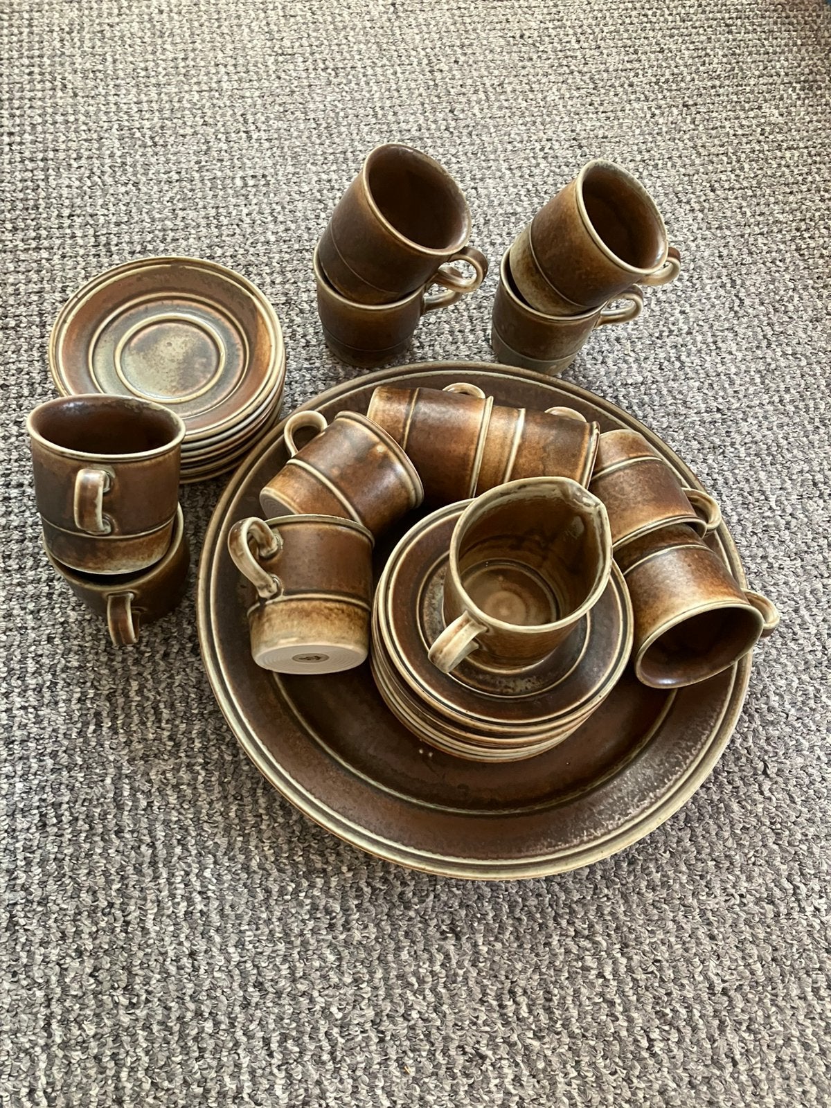 Noors koffie servies, 12 kop en schotels, melkkan/ suikerpot, Ophalen, Porselein, Overige stijlen, Kop(pen) en/of Schotel(s)
