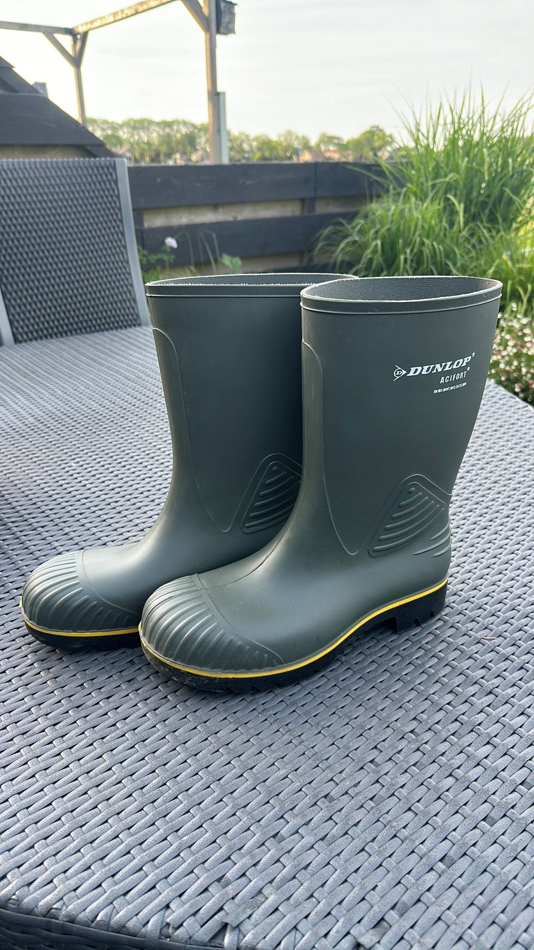 Dunlop acifort regen laarzen kuit groen  zgan 43, Ophalen of Verzenden, Zo goed als nieuw, Heren, Laarzen