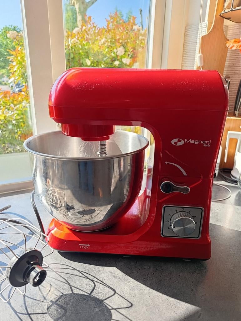 Rode Magnani keukenmixer voor taarten en deeg, 3 tot 4 liter, Ophalen of Verzenden, Zo goed als nieuw, 3 snelheden of meer