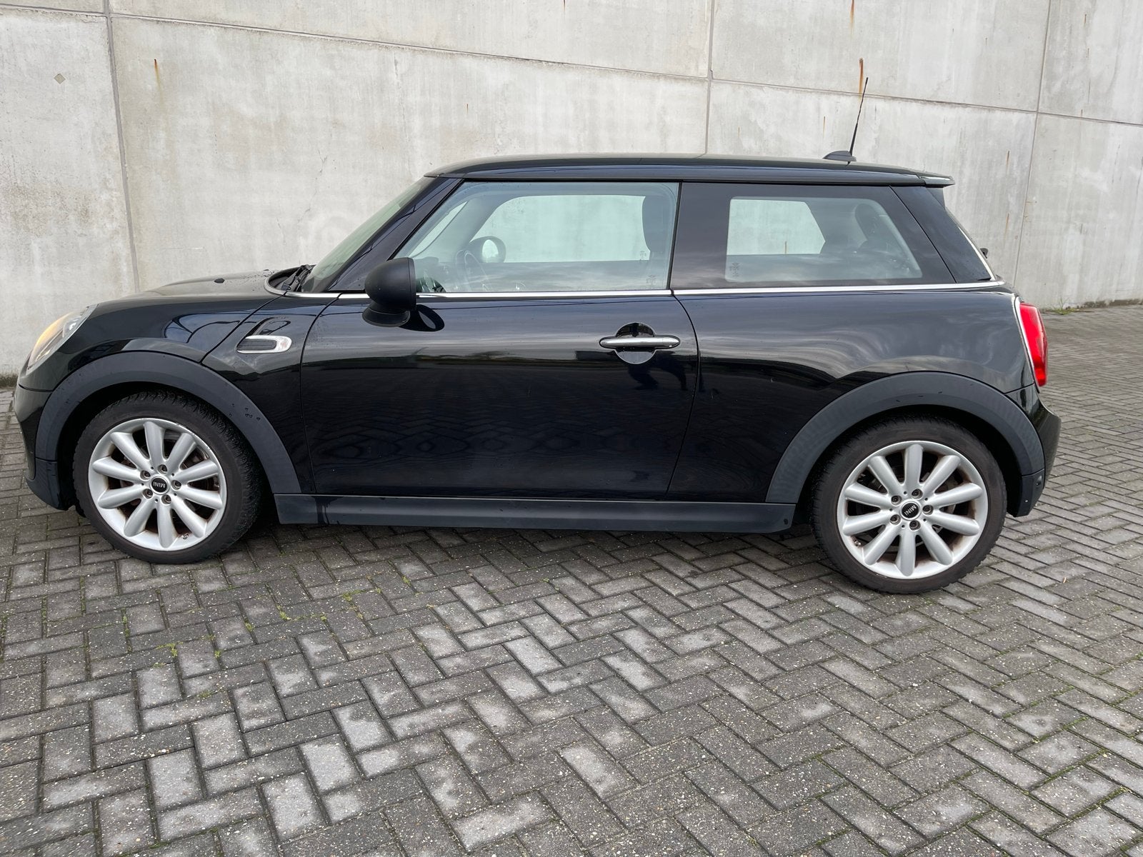 Mini 3-deurs (f56) 1.2 55KW 2016 Zwart, Auto's, Voorwielaandrijving, Stof, 74 pk, Euro 6
