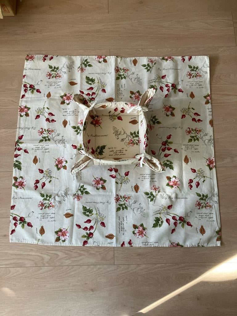 Tafelkleed met bijpassend decomandje, Verzenden, Zo goed als nieuw, Vierkant, Binnen