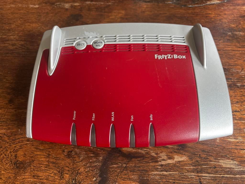 FritzBox 5490 glasvezel router, Computers en Software, Routers en Modems, Gebruikt, Router met modem, Ophalen of Verzenden