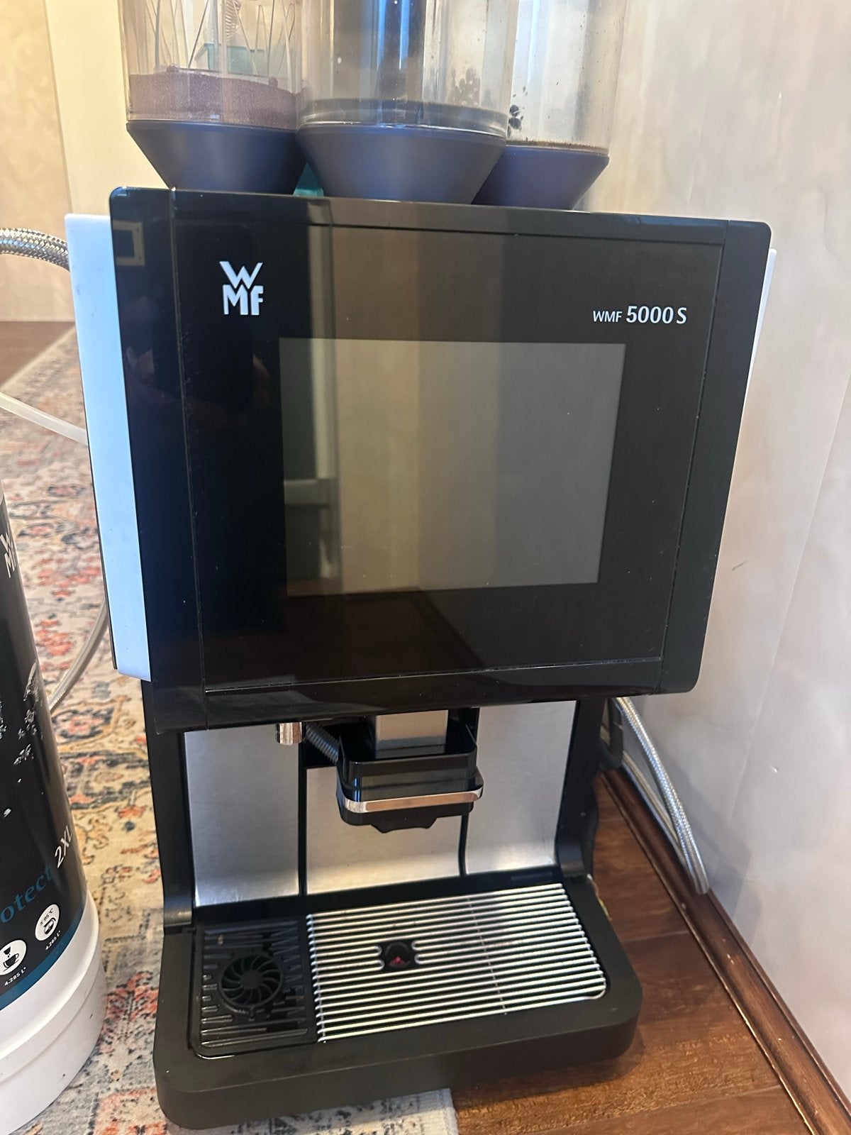WMF 5000s Professionele Koffiemachine met Aqua Protect, Witgoed en Apparatuur, Ophalen, Gemalen koffie, Afneembaar waterreservoir