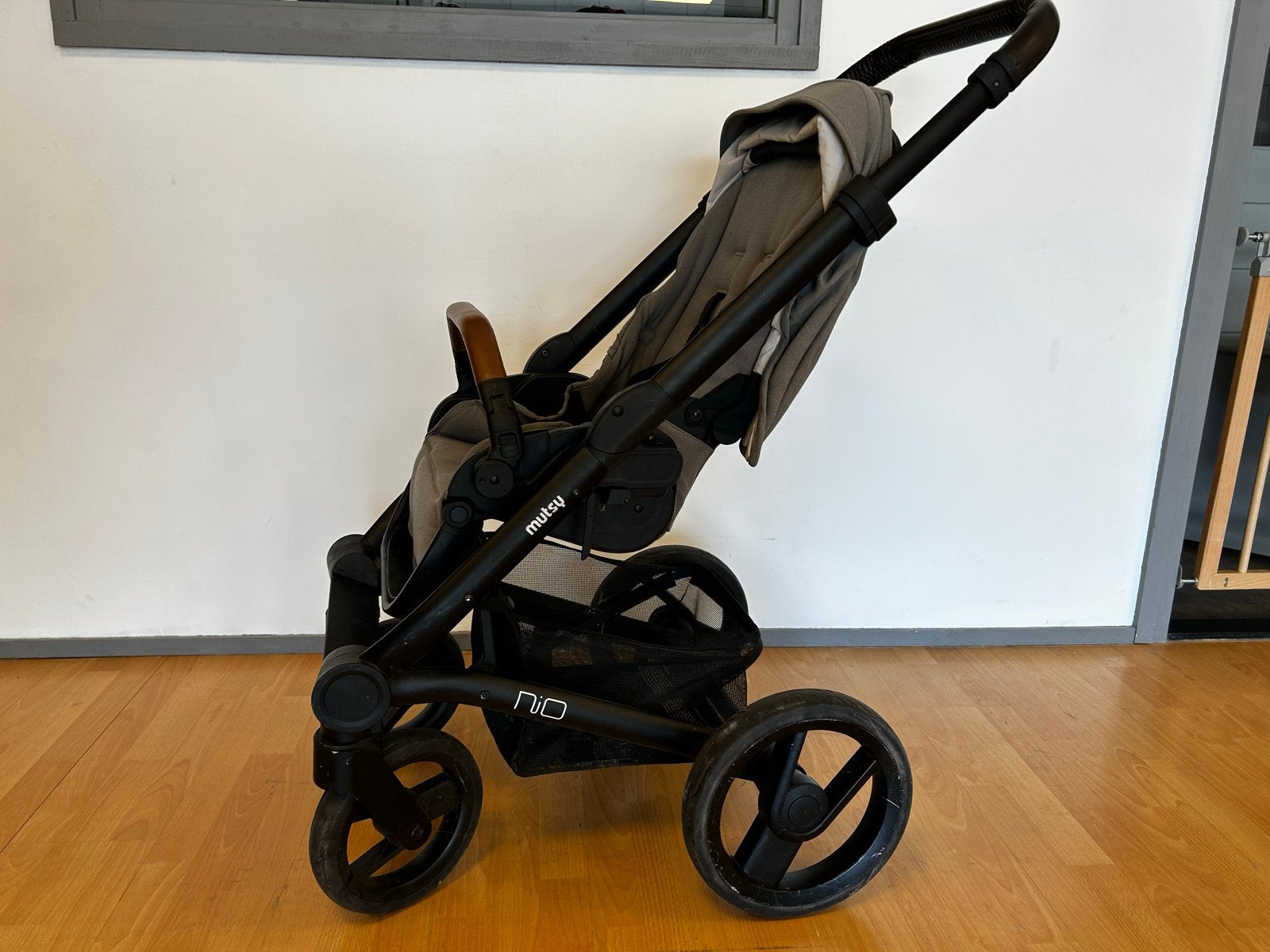 Mutsy Nio Combiwagen met extra zitje en reiswieg, Ophalen, Gebruikt, Combiwagen, Met reiswieg