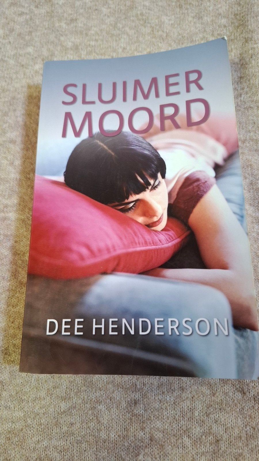 D. Henderson - Sluimermoord, Ophalen of Verzenden, Zo goed als nieuw, D. Henderson