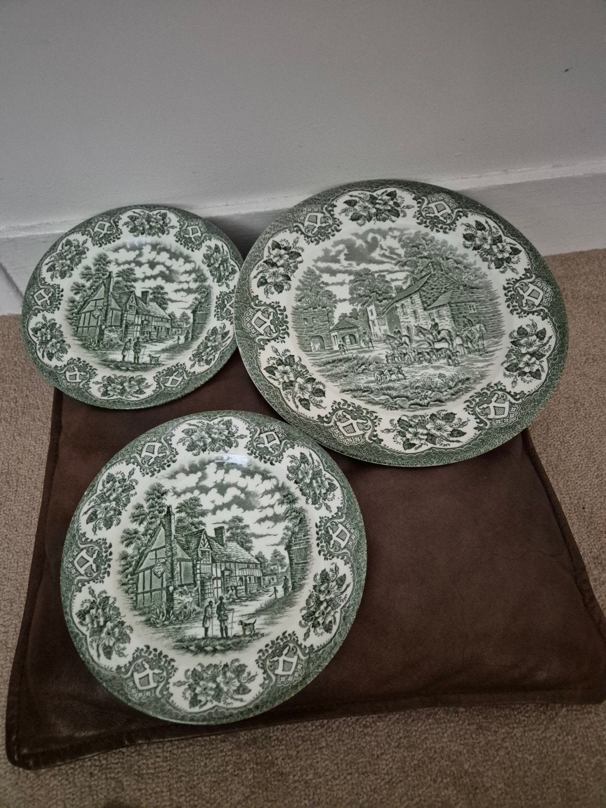 Vintage Staffordshire Ironstone gebakstel 6 stuks+groteschaa, Antiek en Kunst, Ophalen