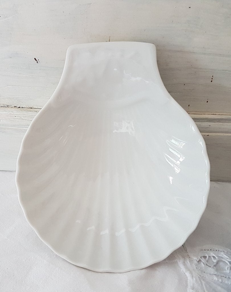Schaaltje in de vorm van een schelp, wit porselein, Ophalen of Verzenden